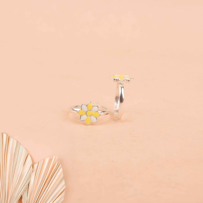 Adya Yellow Bloom Toe Ring cum Midi Ring