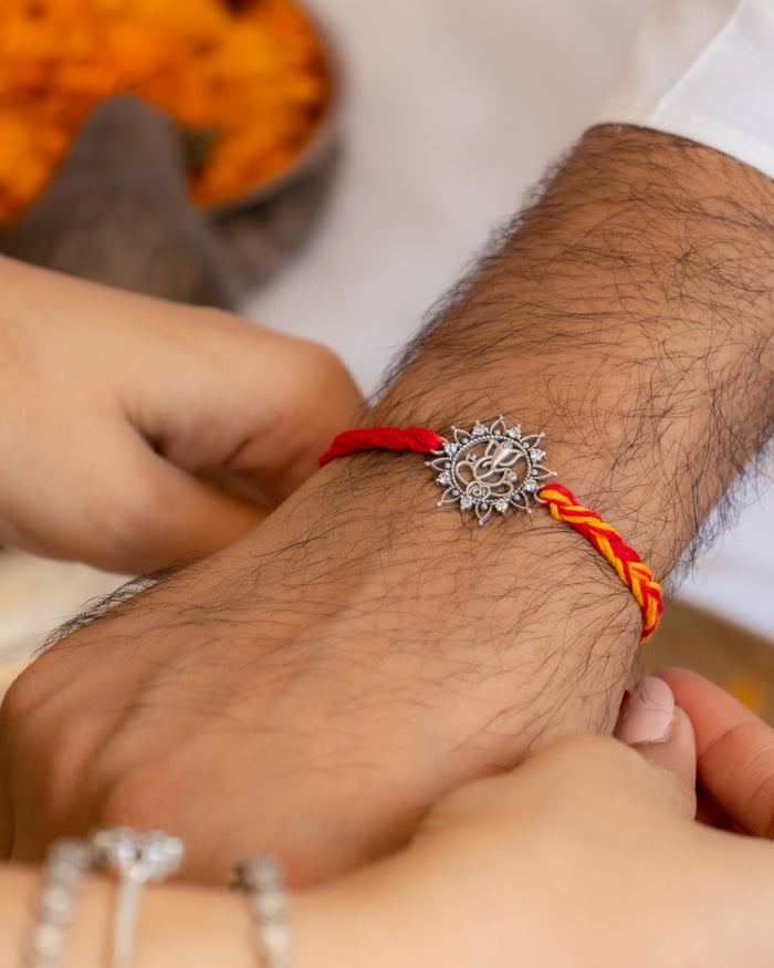 Anvaya Intricate Ganesha Shubh Rakhi