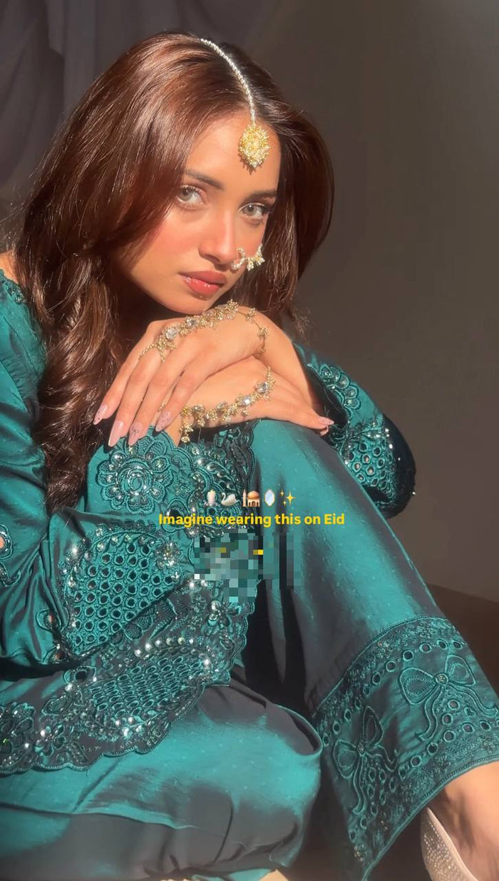 Chic and Sparkling Perfect Eid Outfit