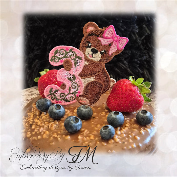 Cute bear No.3 / two variations/4x4 hoop