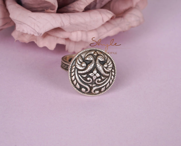 Adya Peacock Motif Embossed Versatile Ring