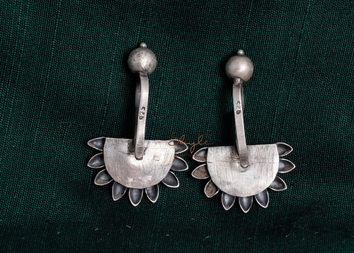 Adya Petal Green clip on Bugadi
