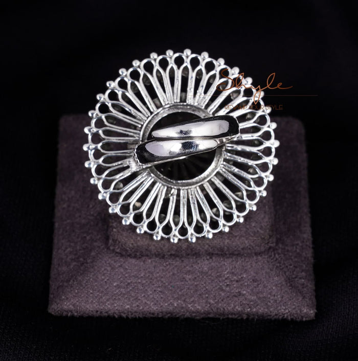 Anvaya Fine Carved Embossed Ring