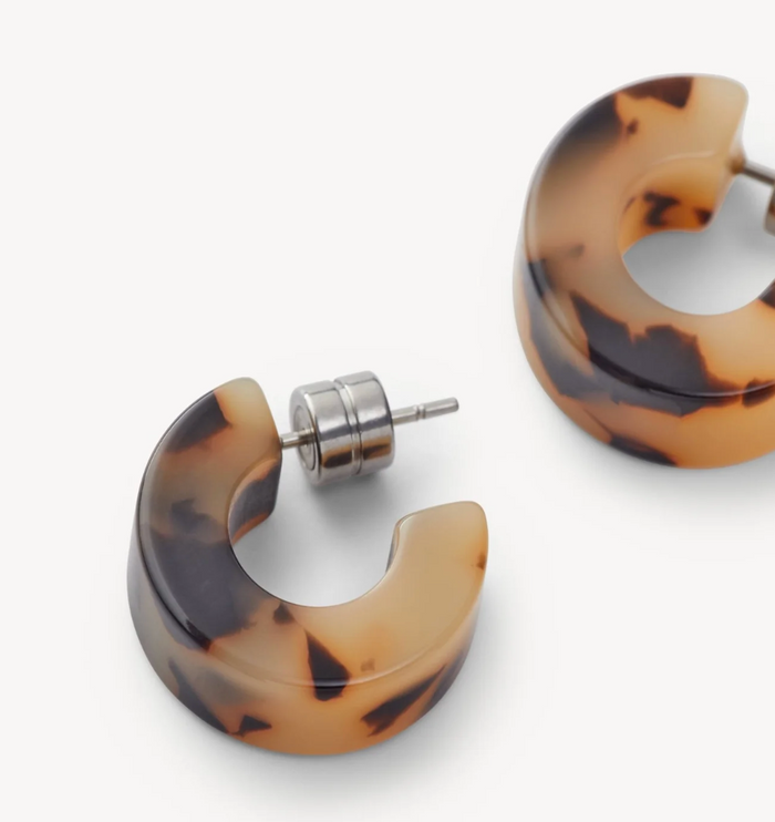 Blonde Tortoise Muse Hoops