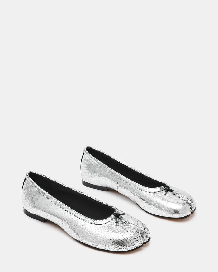 CALICO Silver Crinkle Split Toe Tabi Women's Ballet Flat | Steve Madden
