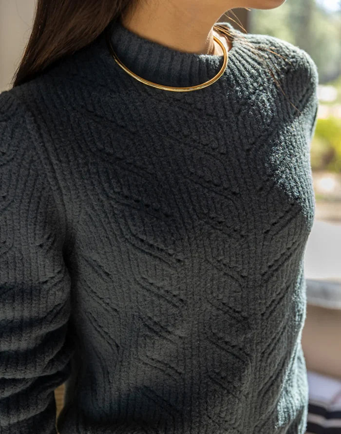 CARVE MONROE WOMANS  SWEATER