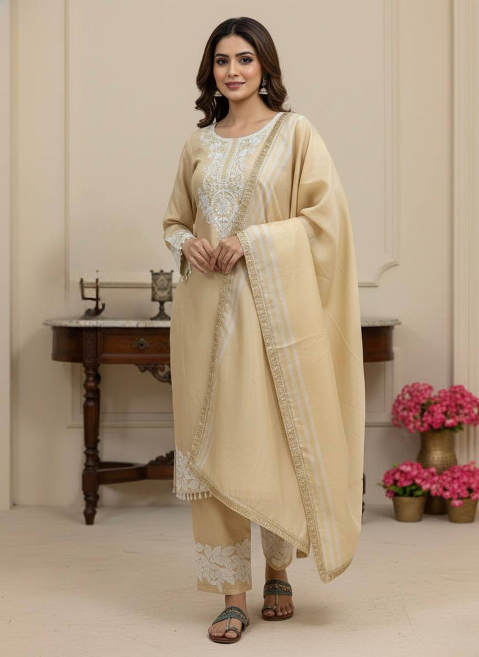 Chic Comfort Modern Ethnic Style Statement
