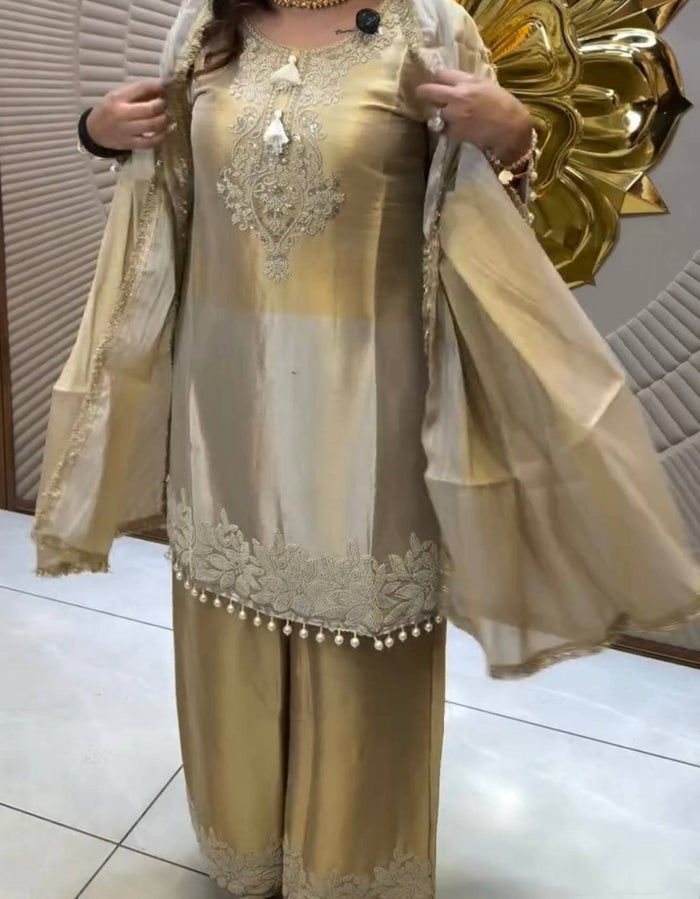 Chic Comfort Modern Ethnic Style Statement