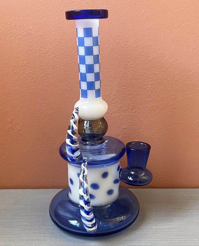 Collectible Beautiful 7.5" Thick Glass Rig with 4 Horns American Glass