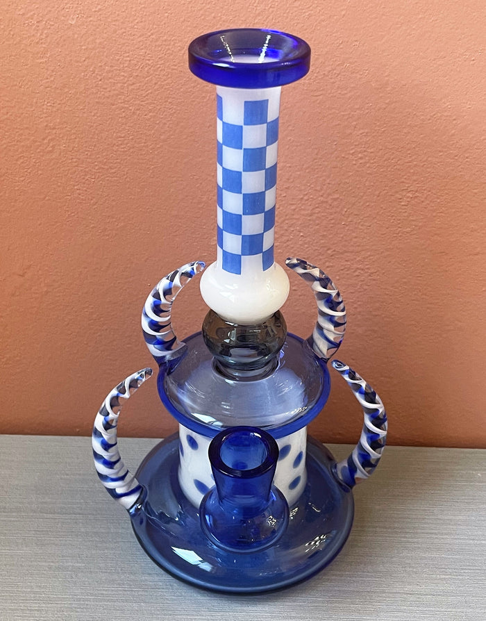 Collectible Beautiful 7.5" Thick Glass Rig with 4 Horns American Glass