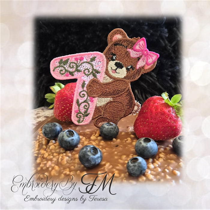 Cute bear No.7 / two variations/4x4 hoop