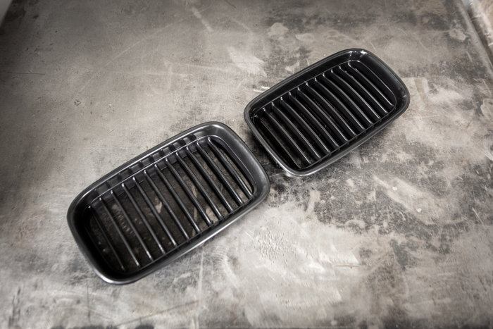 E36 (92-95) Matte Black Kidney Grille Set - 51138122237, 51138122238