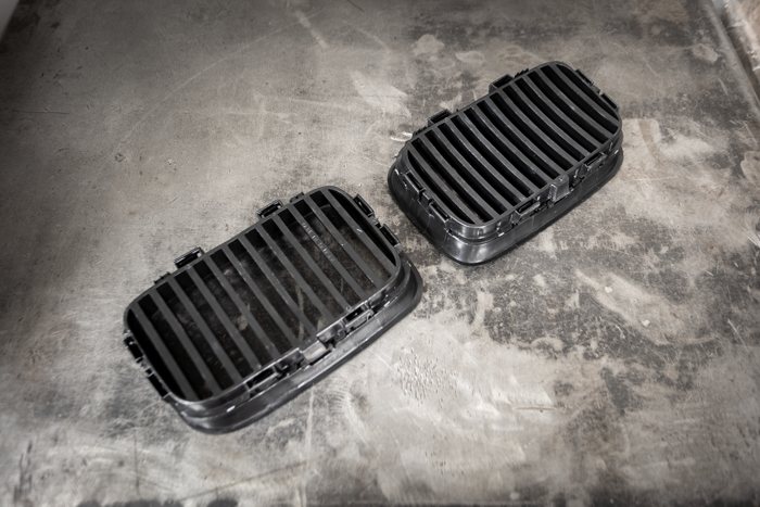 E36 (92-95) Matte Black Kidney Grille Set - 51138122237, 51138122238