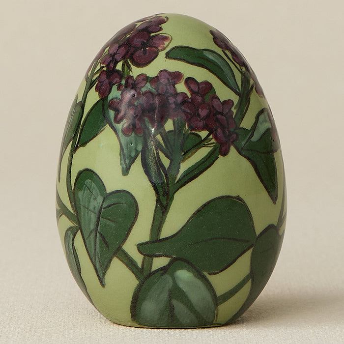 Close-up details of the ceramic handcrafted egg.