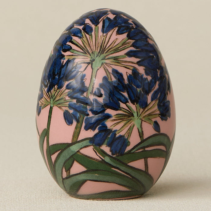 Close-up details of the ceramic handcrafted egg.