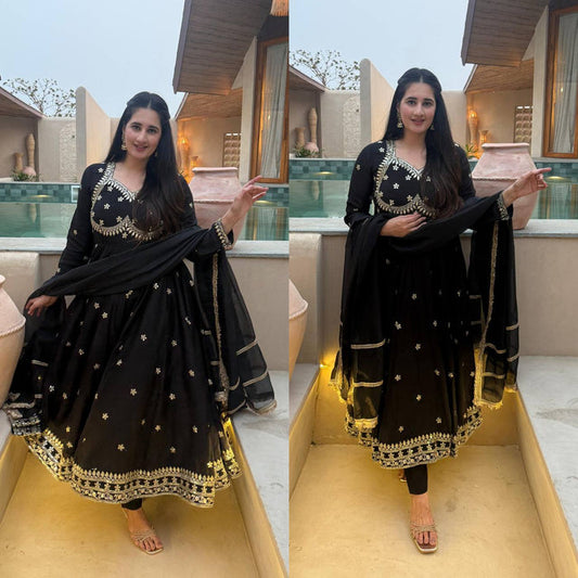 Elegant Black Ethnic Ensemble for All Occasions
