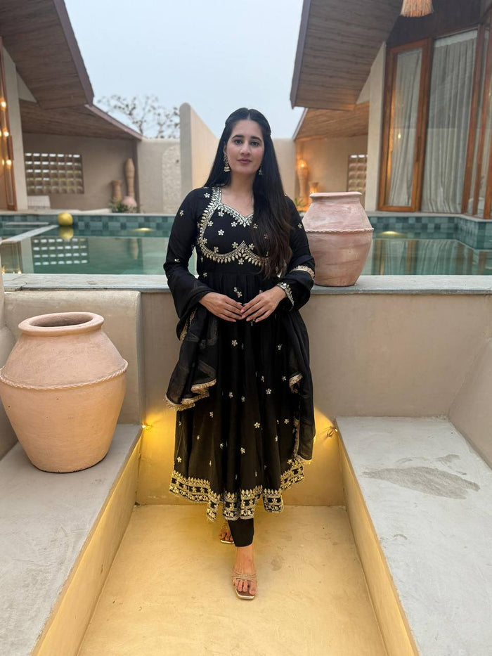 Elegant Black Ethnic Ensemble for All Occasions