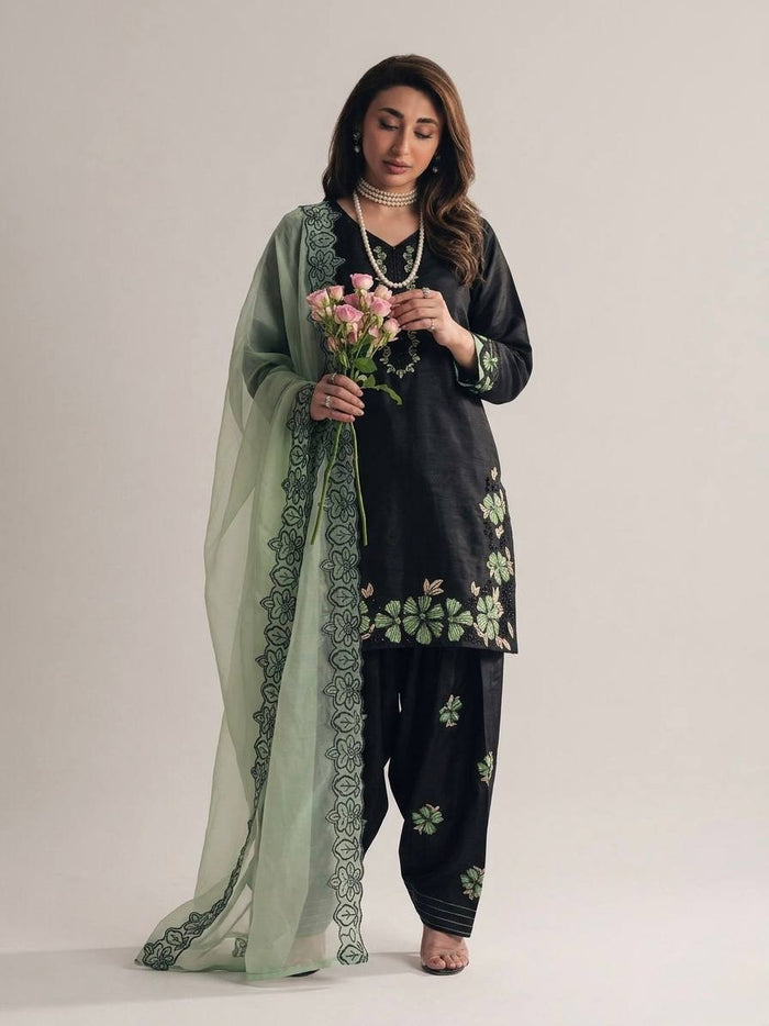 Elegant Floral Fusion A Timeless Ensemble