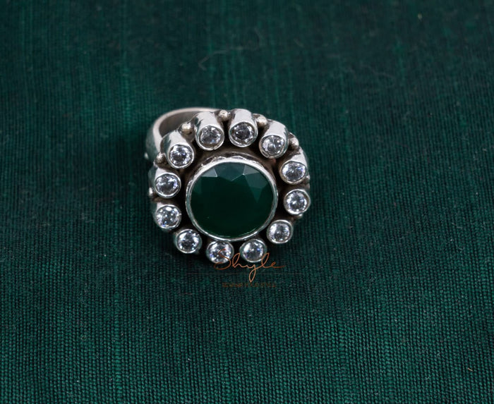 Essence Jadau Scintillating Ring