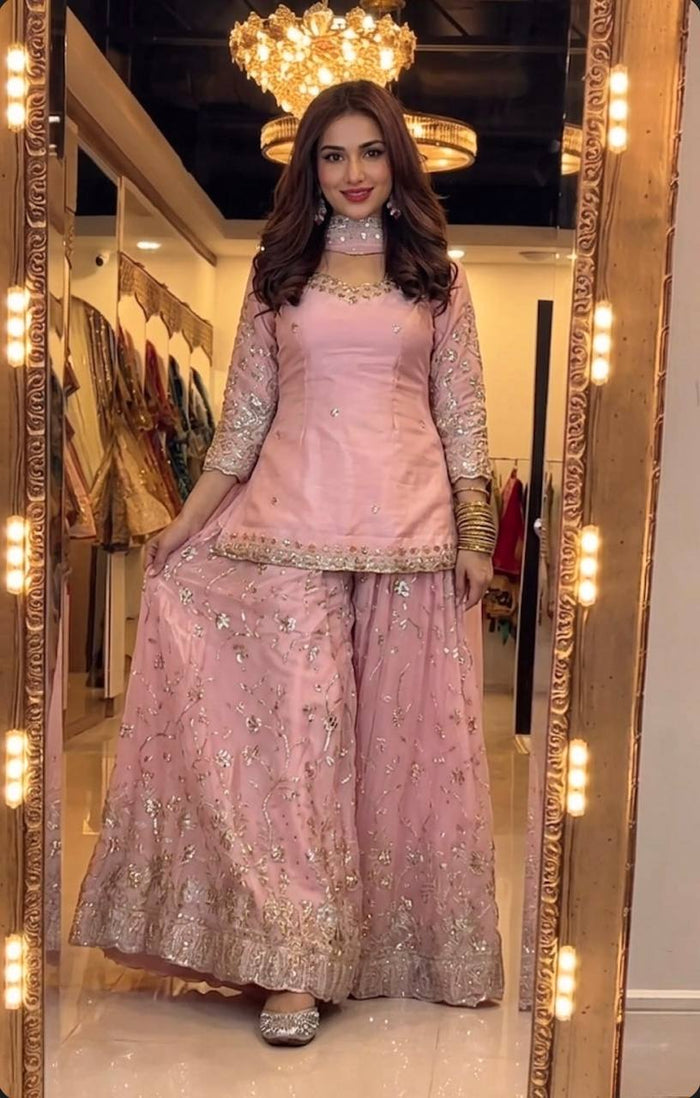 Glamorous Traditional Outfits for Celebrations