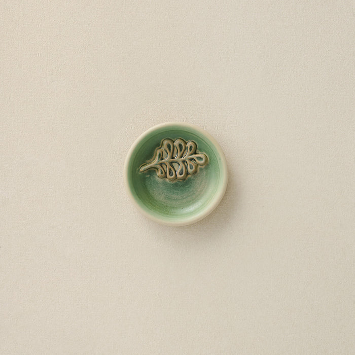 Close-up details of the one-of-a-kind jewelry dish.