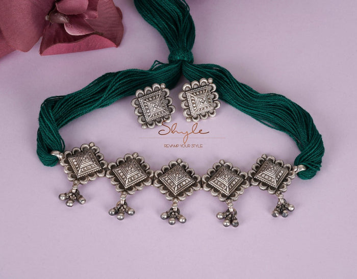 Mizoya Embossed Motif Ghughri Sequence Choker Set