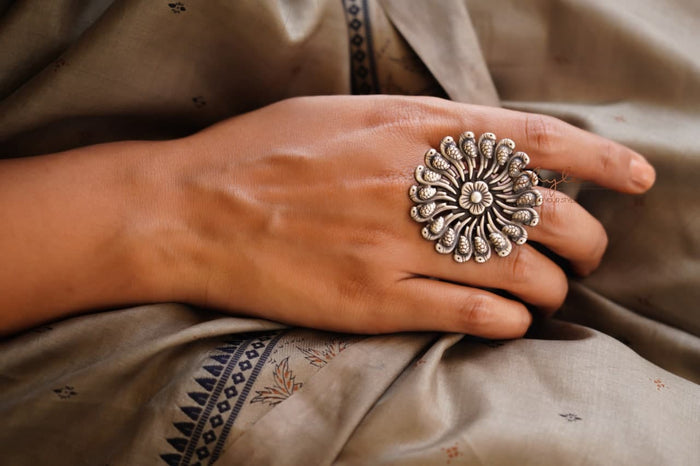 Mizoya Mini Parrot Cluster Ring