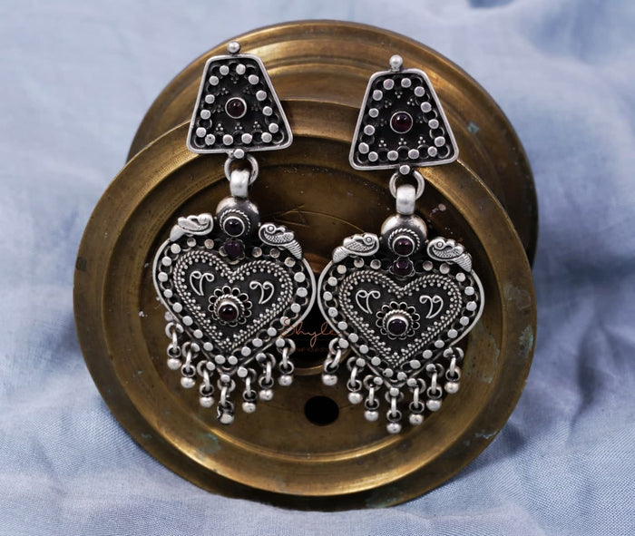 Mizoya Paan Drop Classic Earrings