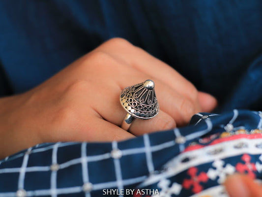 Mizoya Pyramid Ring