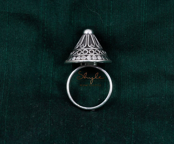 Mizoya Pyramid Ring