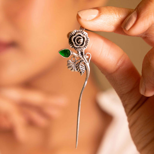 Mizoya Spring Rose Ear Cuff