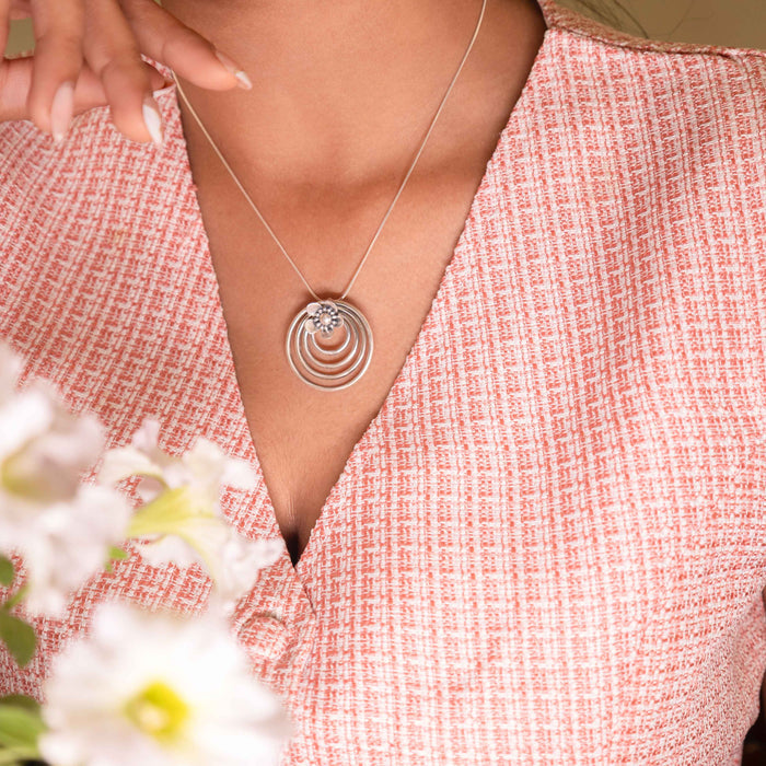 Moh Concentric Flower Embossed Necklace Set