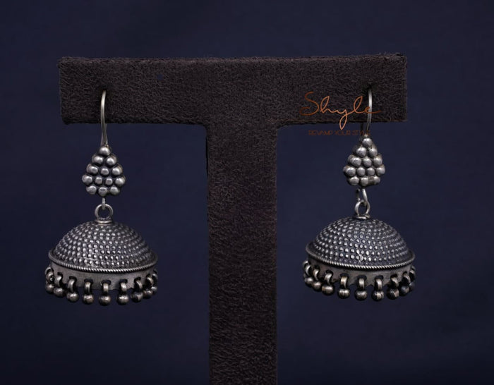 Moh Daana detailed fish hook jhumka