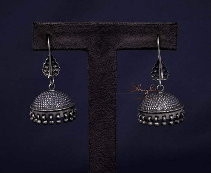 Moh Daana detailed fish hook jhumka