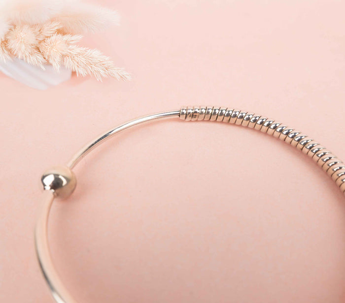 Moh Intricate Ball Everyday Bangle
