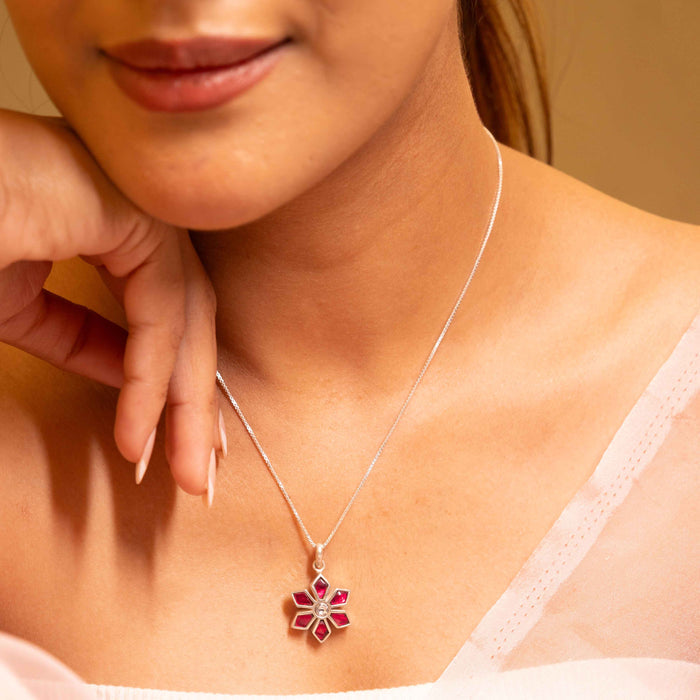 Moh Raani Kundan Phool Pendant