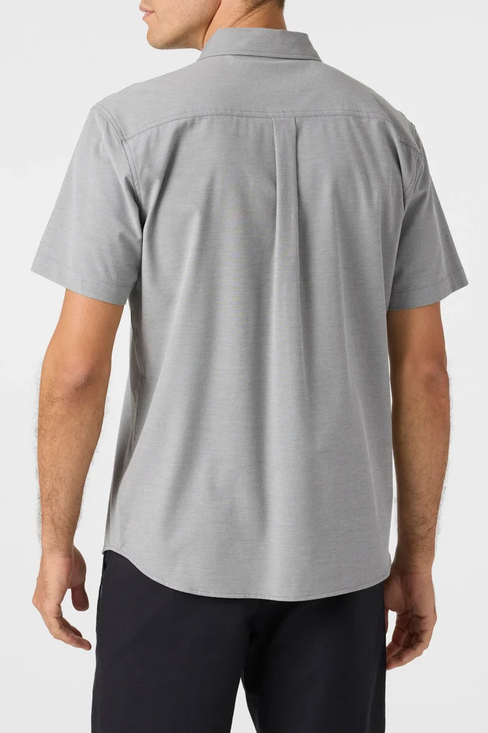 O'NIELL LIGHT CHECK HYBRID BUTTON UP SHIRT