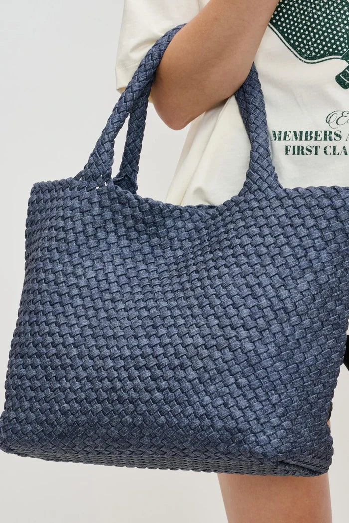 Sky's The Limit Medium Tote | Dark Denim