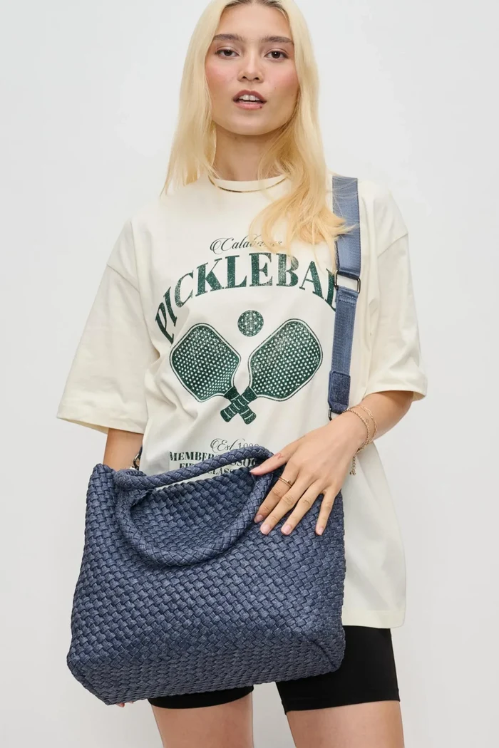 Sky's The Limit Medium Tote | Dark Denim