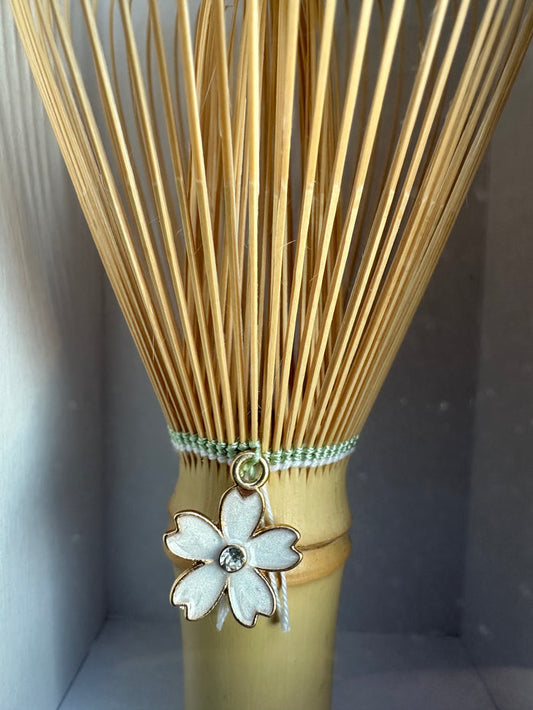 Suikaen: Chasen Matcha Whisk, Laughter (Light Green Emi, 笑)