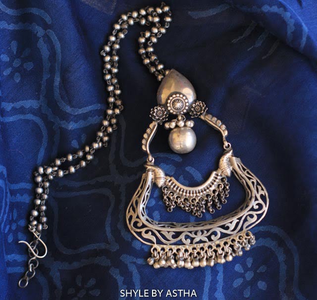 Tattva Detailed Classic Necklace