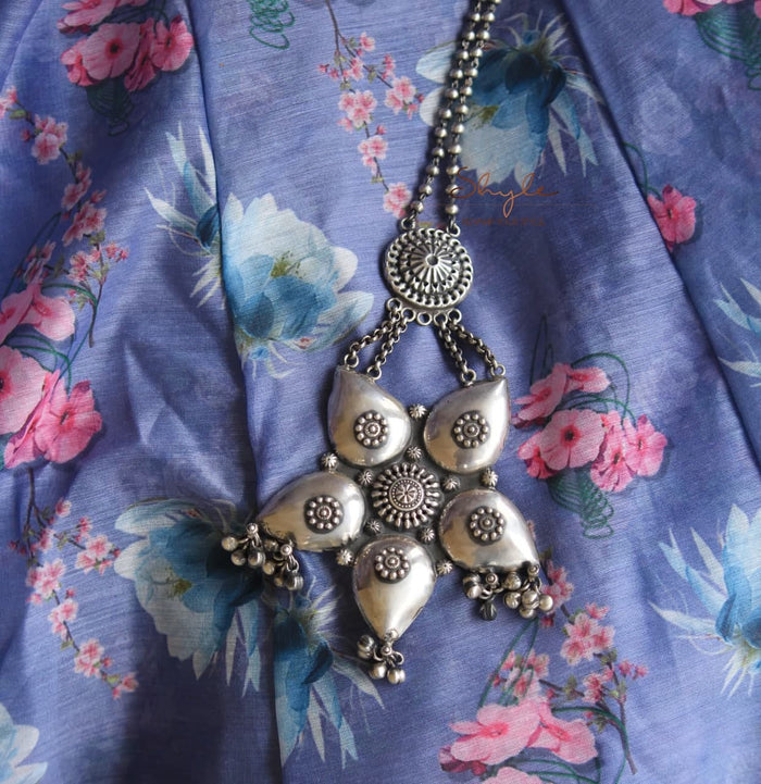 Tattva Statement Intricate Flower Motif Necklace
