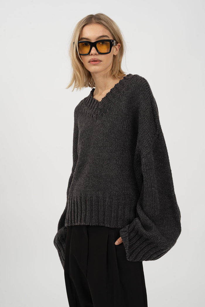 VEE Sweater Grey